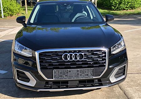 Audi Q2 design Sport 1,6TDI LED+MMi+Euro6