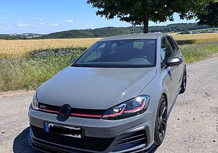 VW Golf Volkswagen 2.0 TSI 213kW OPF DSG GTI TCR