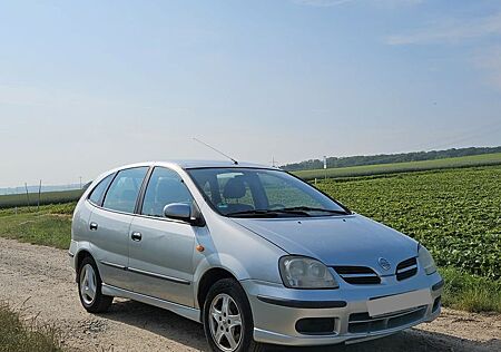 Nissan Almera Tino 1.8 Automatik & Rückfahrkamera