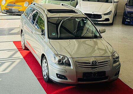 Toyota Avensis Kombi 2.4 Executive