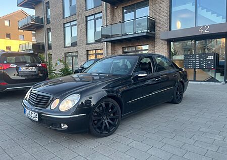 Mercedes-Benz E 500 V8-Automatik-Bi-Xenon-Navi-Leder-Sitzhzg
