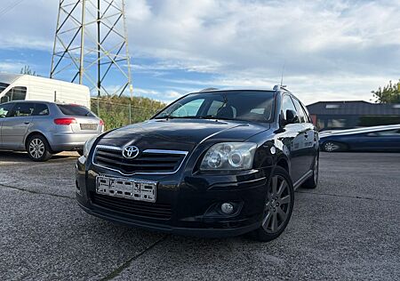 Toyota Avensis Kombi 2.0 Sitzheizung Tempomat D-4D Team