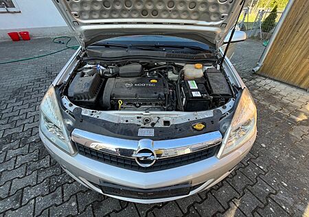 Opel Astra 1.6 TWINPORT Edition Edition