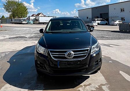 VW Tiguan Volkswagen 2.0 TDI Automatik 4MOTION Track & Fie...