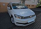 VW Touran Volkswagen 1.5 TSI DSG 7-Sitzer Navi PDC Standheiz.