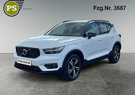 Volvo XC 40 XC40 Plus Dark 2WD B4 StandHZG AHK El. Panodach