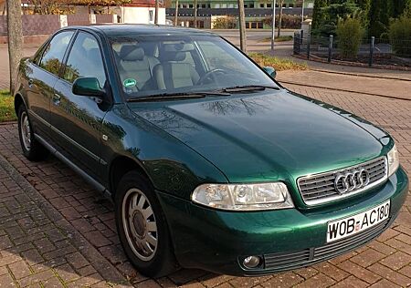 Audi A4 1.6 -1.Hand bald Oldtimer einmal. Gelegenheit