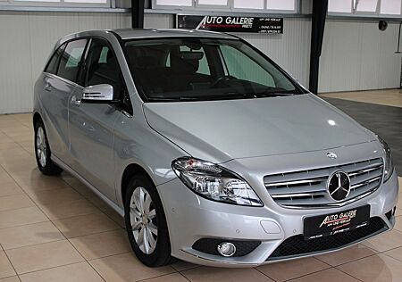 Mercedes-Benz B 200 *TÜV NEU*NAVi*SCHECKHEFT*PDC*SHZ*AHK*EU6