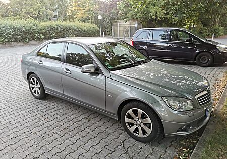 Mercedes-Benz C 180 CGI BlueEFFICIENCY Autom. -