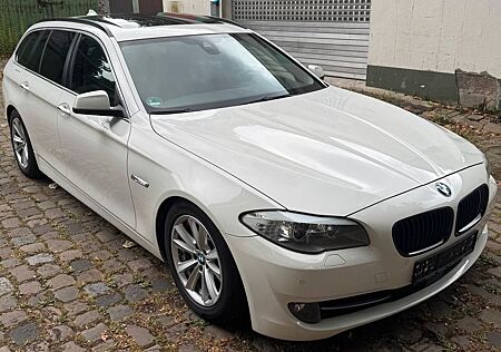 BMW 530d xDrive Touring A Modern Line Modern Line