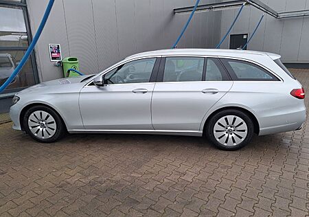 Mercedes-Benz E 220 d