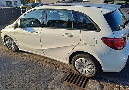 Mercedes-Benz B 180 d - ANHÄNGERKUPPLUNG