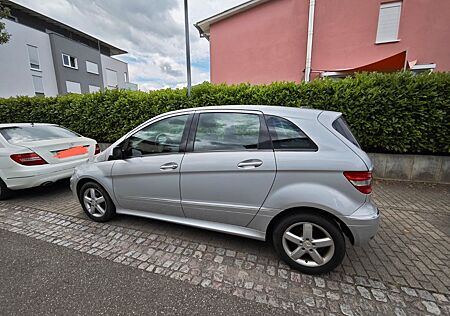 Mercedes-Benz B 150 -
