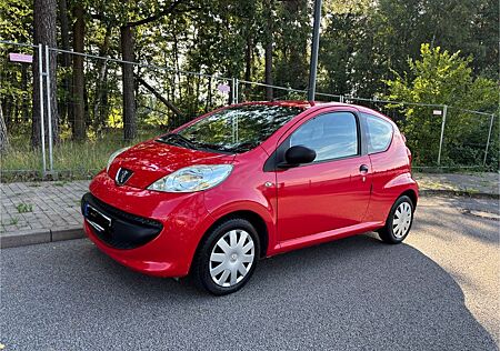Peugeot 107 /TÜV NEU/45TKM/SCHECKHEFT/GEPFLEGTER ZUSTAND/