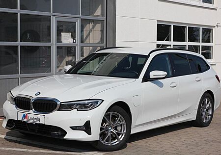 BMW 330e Touring Sport Line AHK HEAD-UP LASER ACC