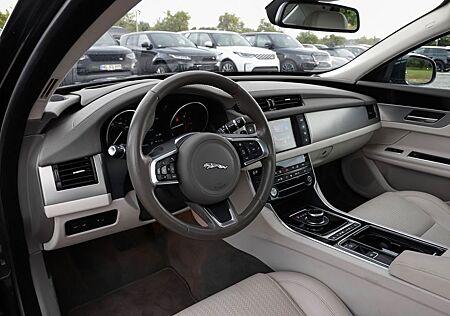 Jaguar XF 20d AWD Prestige Automatik - Motor 70.000km