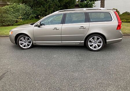 Volvo V70 T5 Bifuel 2,0 Momentum Autom. AHK Alu Sch