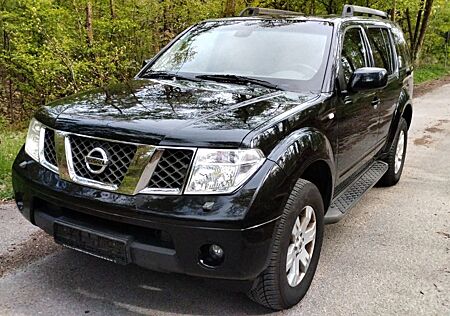 Nissan Pathfinder 2.5 dCi Prem Automatic Neuer Motor !