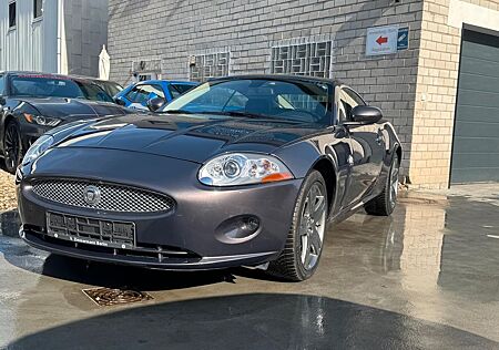 Jaguar XK 4.2L V8 Coupé