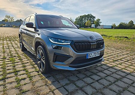 Skoda Kodiaq 2.0 TSI DSG 4x4 RS AHK Pano 360° Leder