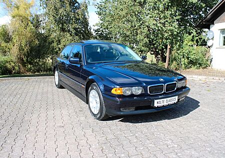 BMW 728i E38 Facelift *erst 147tkm.* *Xenon* *PDC*