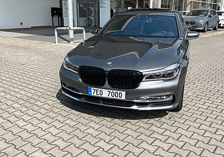 BMW M760Li xDrive V12 Excellence -