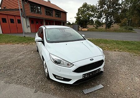 Ford Focus 1,5 TDCI neuer Tüv, Kamera, AHK