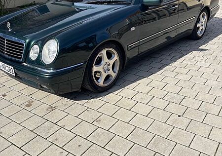 Mercedes-Benz E 240 T AVANTGARDE Avantgarde