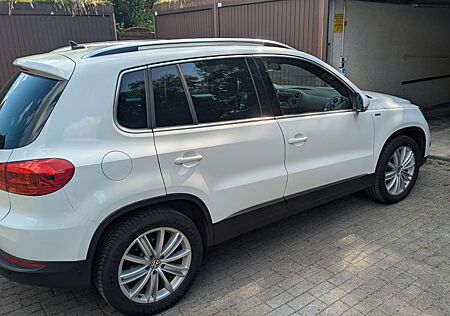 VW Tiguan Volkswagen 1.4 TSI LOUNGE Sport & Style ...