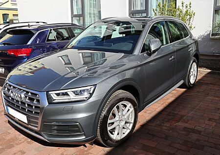 Audi Q5 50 TFSI e S tronic quattro - LED Navi AHK