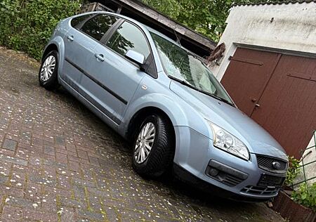 Ford Focus 1,6 Ambiente Ambiente