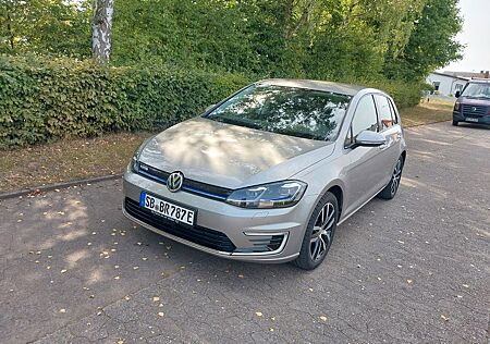 VW Golf Volkswagen e- e-