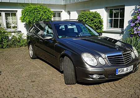 Mercedes-Benz E 500 Traumauto- 4MATIC T AVANTG. LPG NP 97 Tsd.€