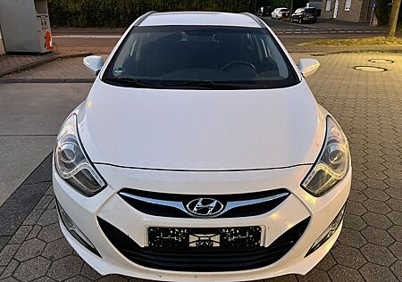 Hyundai i40 cw Comfort/KLIMA/TÜV NEU/AUS 2. HAND