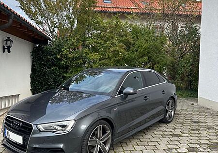 Audi A3 2,0 TDI Limousine 3xSLINE , B&O , RS-Sitze
