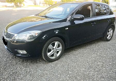 Kia Cee'd / Ceed 1.4 CVVT Seven Stars Seven Stars
