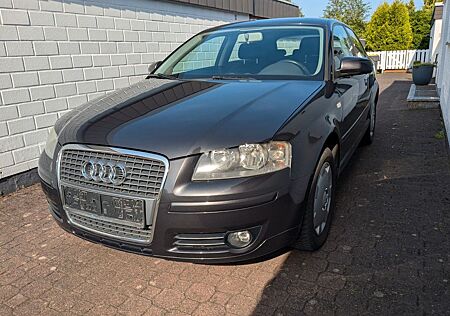 Audi A3 8P 1.6 FSI Benzin Sitzheizung 8-fach Alu