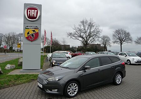 Ford Focus Turnier Titanium Park-Assis. NAVI Licht-P.