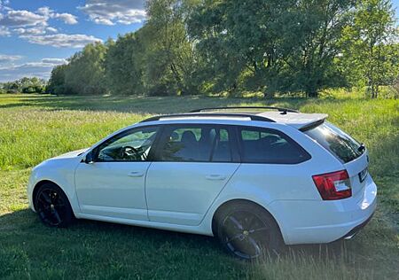 Skoda Octavia 2.0 TDI RS Combi RS fast Vollausstattung