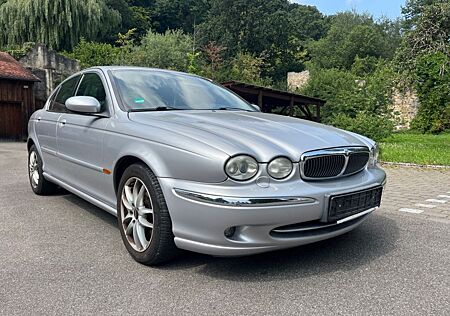 Jaguar X-Type 2.0 V6 Executive/Automatk/Leder/TÜV 04-26