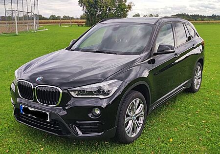 BMW X1 xDrive25d A Sport Line LED Leder Pano AHK NAV