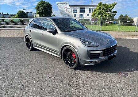 Porsche Cayenne GTS 22"Tief SHZG Pano AHK Approved 04/26