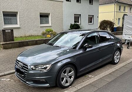 Audi A3 2.0 TDI Limousine Sport/PDC/Tempomat/Sitzheiz
