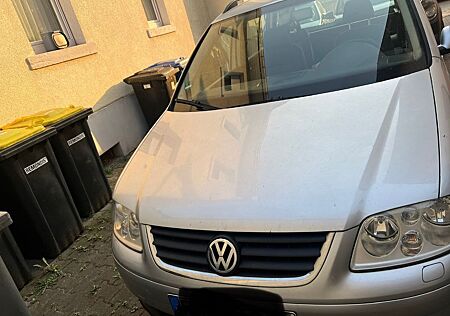 VW Touran Volkswagen 1.6 -