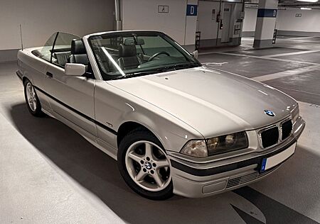 BMW 320i E36 / CABRIO titan-silber