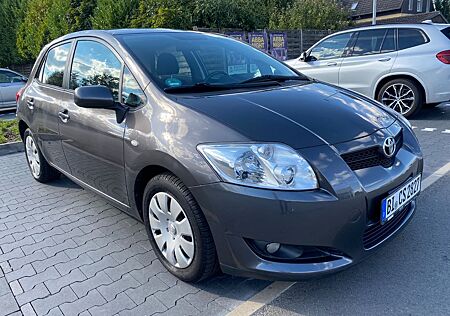 Toyota Auris 1.4 VVT-i Sol Sol