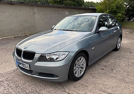 BMW 318i -