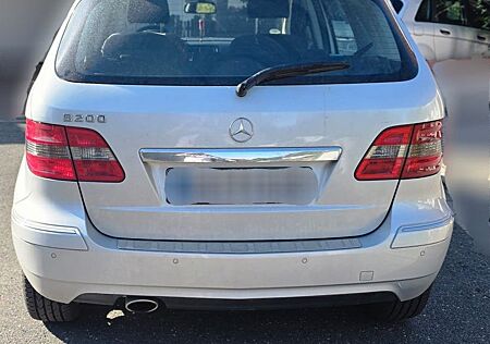 Mercedes-Benz B 200 -