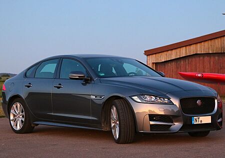 Jaguar XF 20d R-Sport AHK, Meridian,Volldigital Cockpit