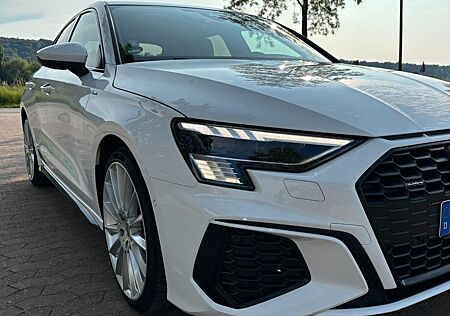 Audi A3 40TDI quattro S-Line Matrix ACC NAVI 360 PANO